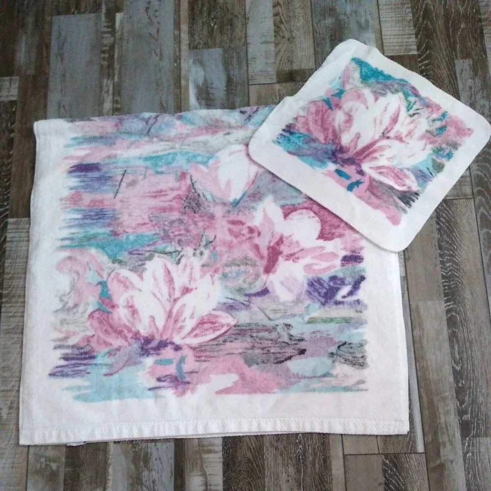 Vintage Bathroom Guest Towel W Washcloth Lotus Flower Pink Blue Black JC Penney